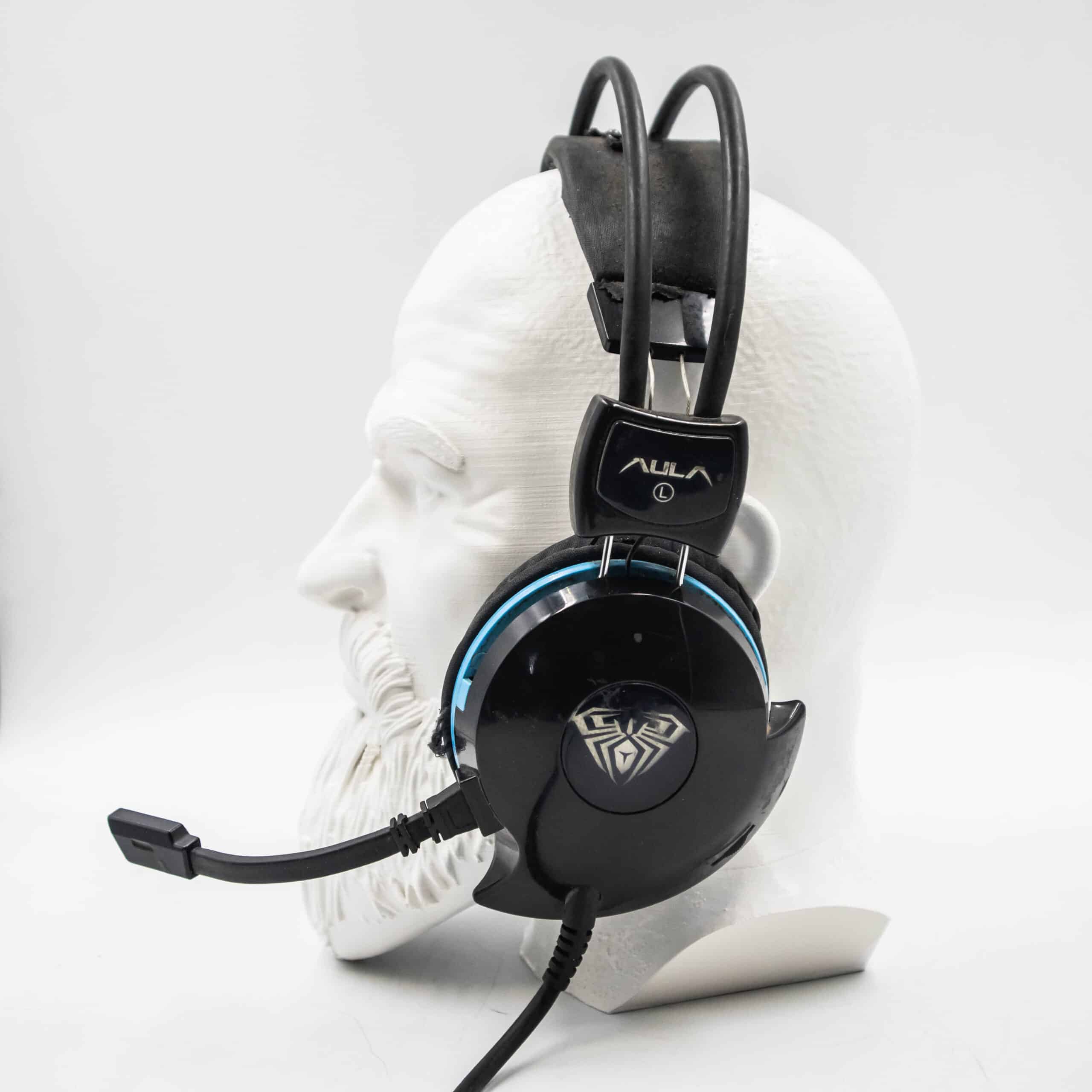 Kratos headphone stand 10 scaled