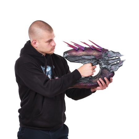 Needler replica prop from Halo by Blasters4Masters