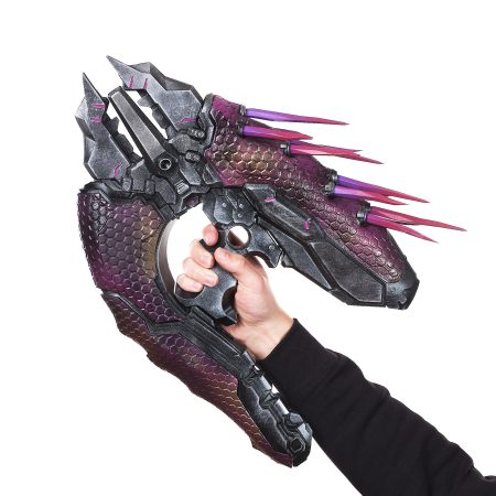 Needler replica prop from Halo by Blasters4Masters