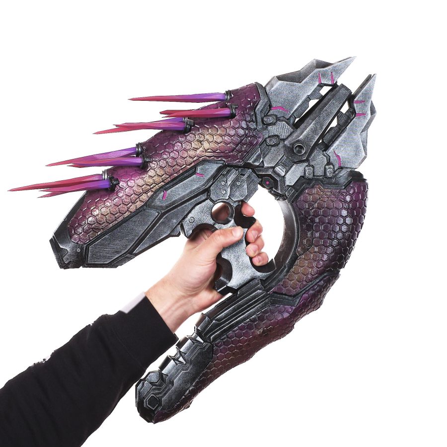 Needler replica prop from Halo by Blasters4Masters