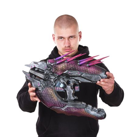 Needler replica prop from Halo by Blasters4Masters