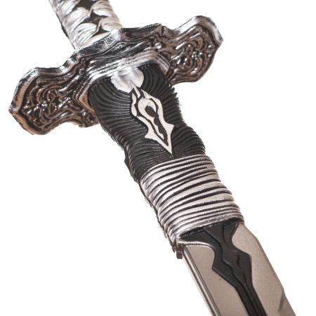 Automata 2B’s Virtuous Contract Katana silver replica prop from NieR by Blasters4Masters