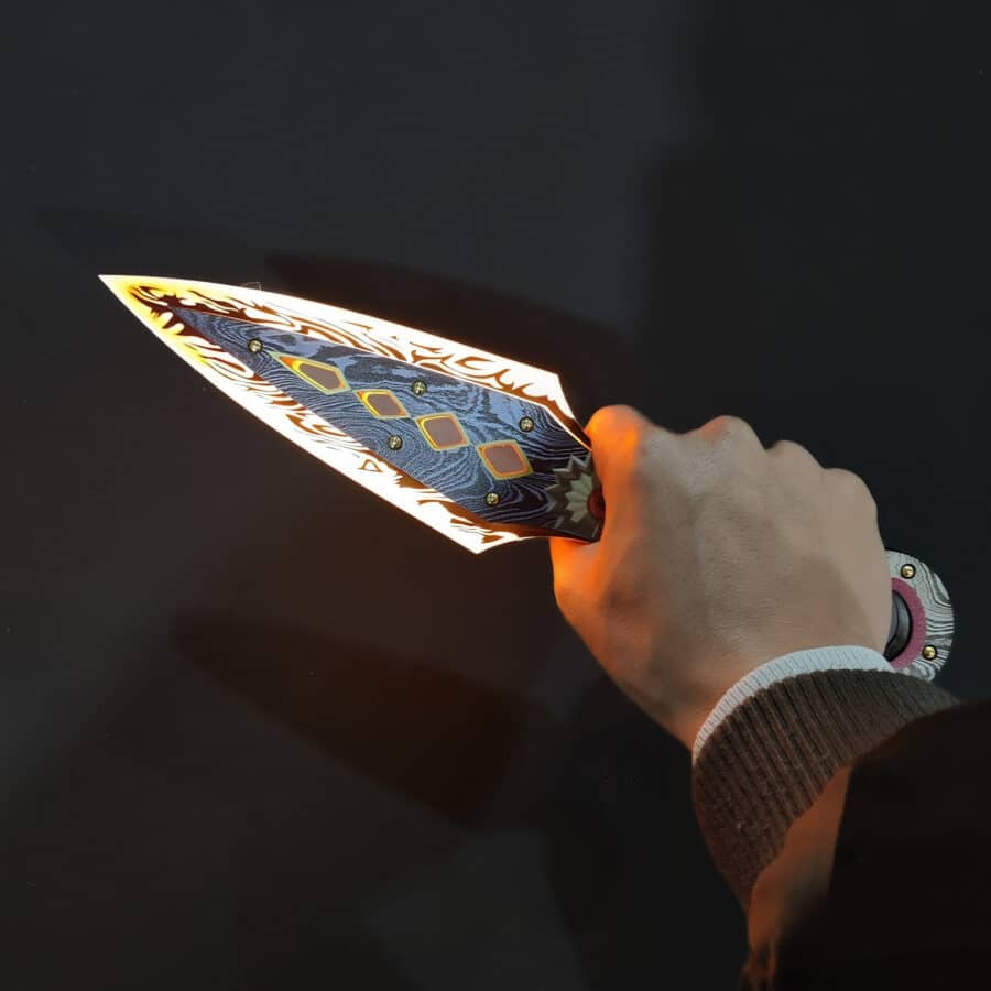 Apex Legends-inspired Kunai Knife with LED lights, Heirloom and Hope's Dawn skins, safe plastic replica for fans and cosplayers