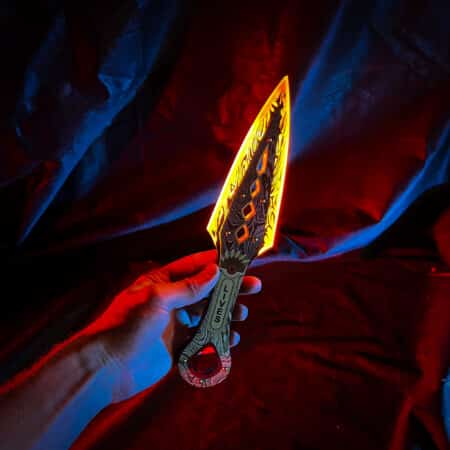 Kunai Knife With Lights – Apex Legends 1