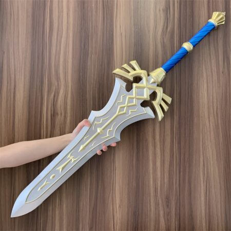 Elegant Royal Broadsword replica inspired by The Legend of Zelda, handcrafted from safe PU rubber, perfect for cosplay or gaming memorabilia collectors