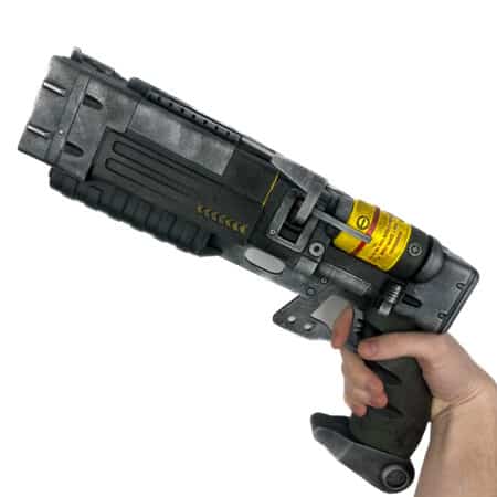 Fallout laser pistol prop replica by blasters4masters (1)