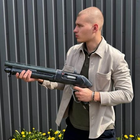 The Chaperone – The Panama Ravine prop replica by blasters4masters (1)