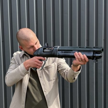 The Chaperone – The Panama Ravine prop replica by blasters4masters (1)