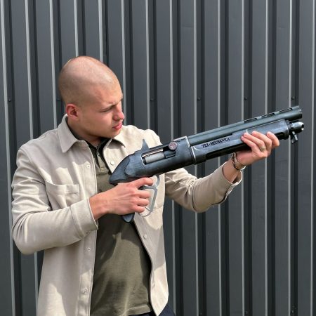 The Chaperone – The Panama Ravine prop replica by blasters4masters (1)