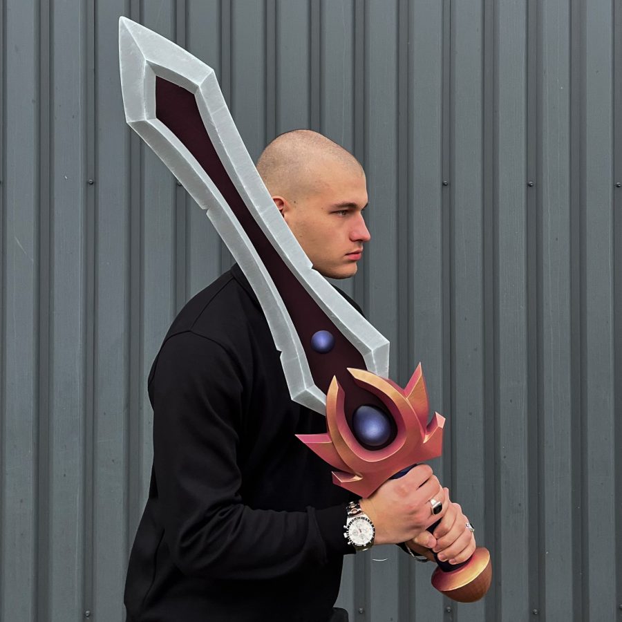 Garen Sunsteel Broadsword replica prop League of Legends by Blasters4Masters