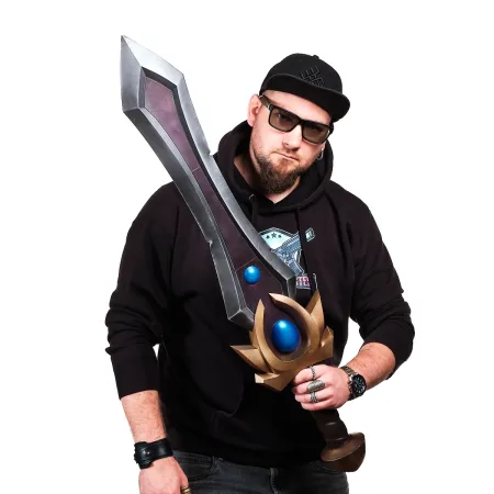 Garen Sunsteel Broadsword Replica Prop From League Of Legends By Blasters4Masters 1