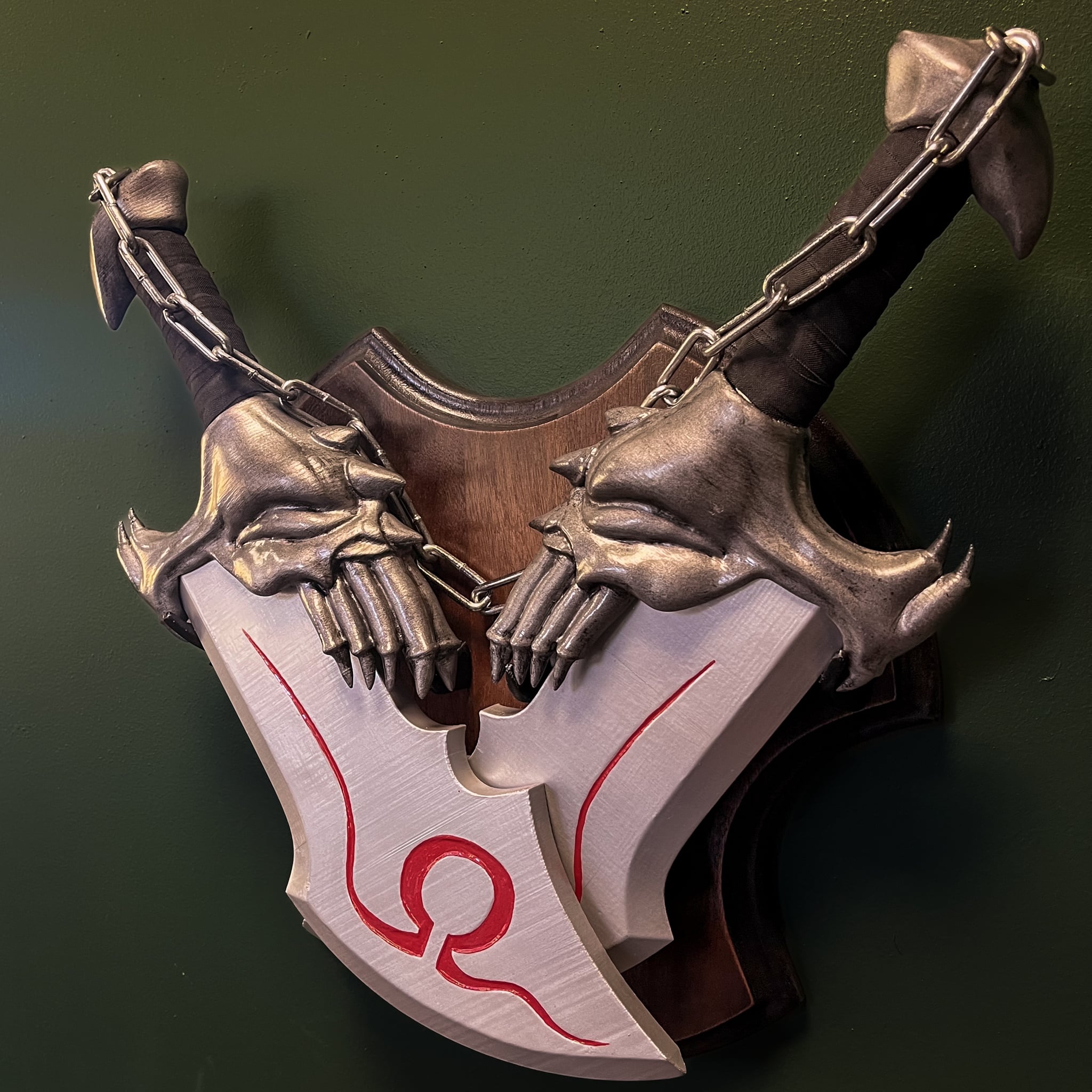 Kratos Blades prop replica swords from God of War by Blasters4Masters – (2) Kratos Blades prop replica swords from God of War by Blasters4Masters