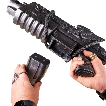 Octavio’s Burden Bolter - Warhammer 40K 10 Octavios Burden Bolter Replica Prop From Warhammer 40K By Blasters4Masters 9