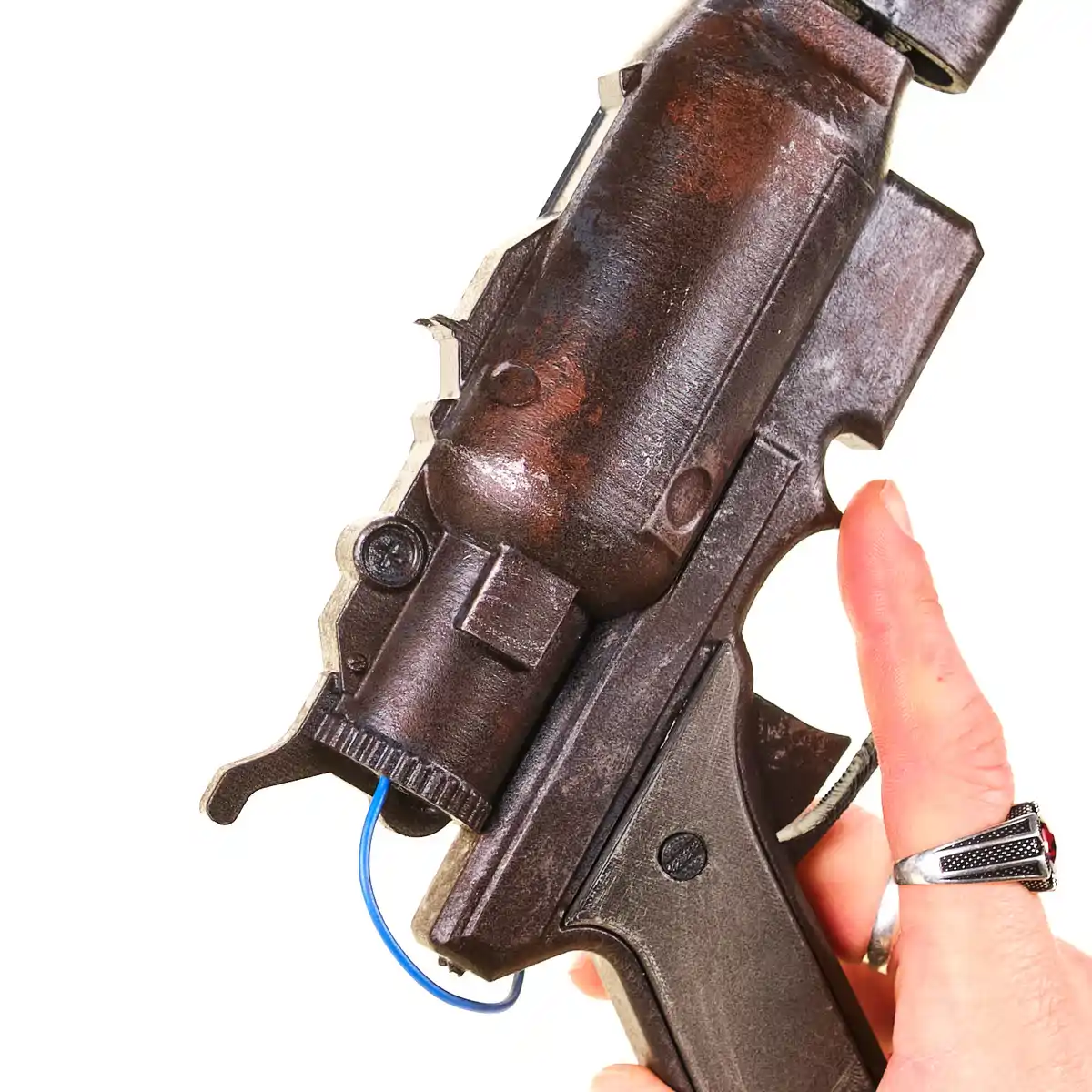 Anvil pistol replica prop from ARC Raiders by Blasters4Masters_5 Anvil Pistol Replica Prop From ARC Raiders By Blasters4Masters 5