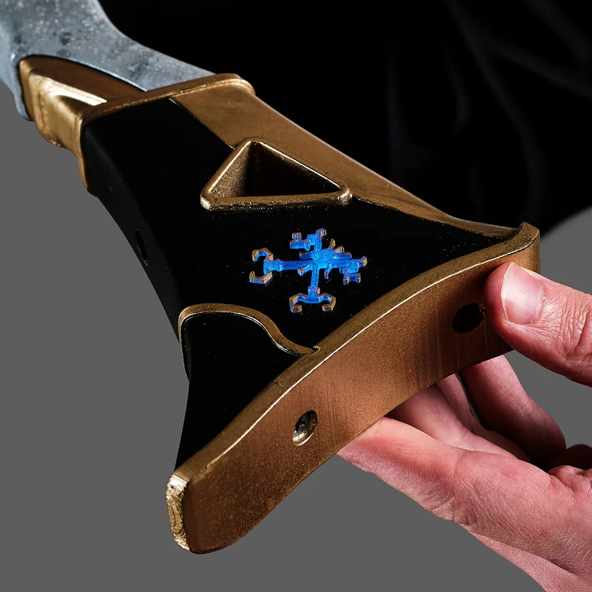 Caitlyn`s Sniper Rifle replica prop from Arcane League of Legends by Blasters4Masters_14 Caitlyns Sniper Rifle Replica Prop From Arcane League Of Legends By Blasters4Masters 14