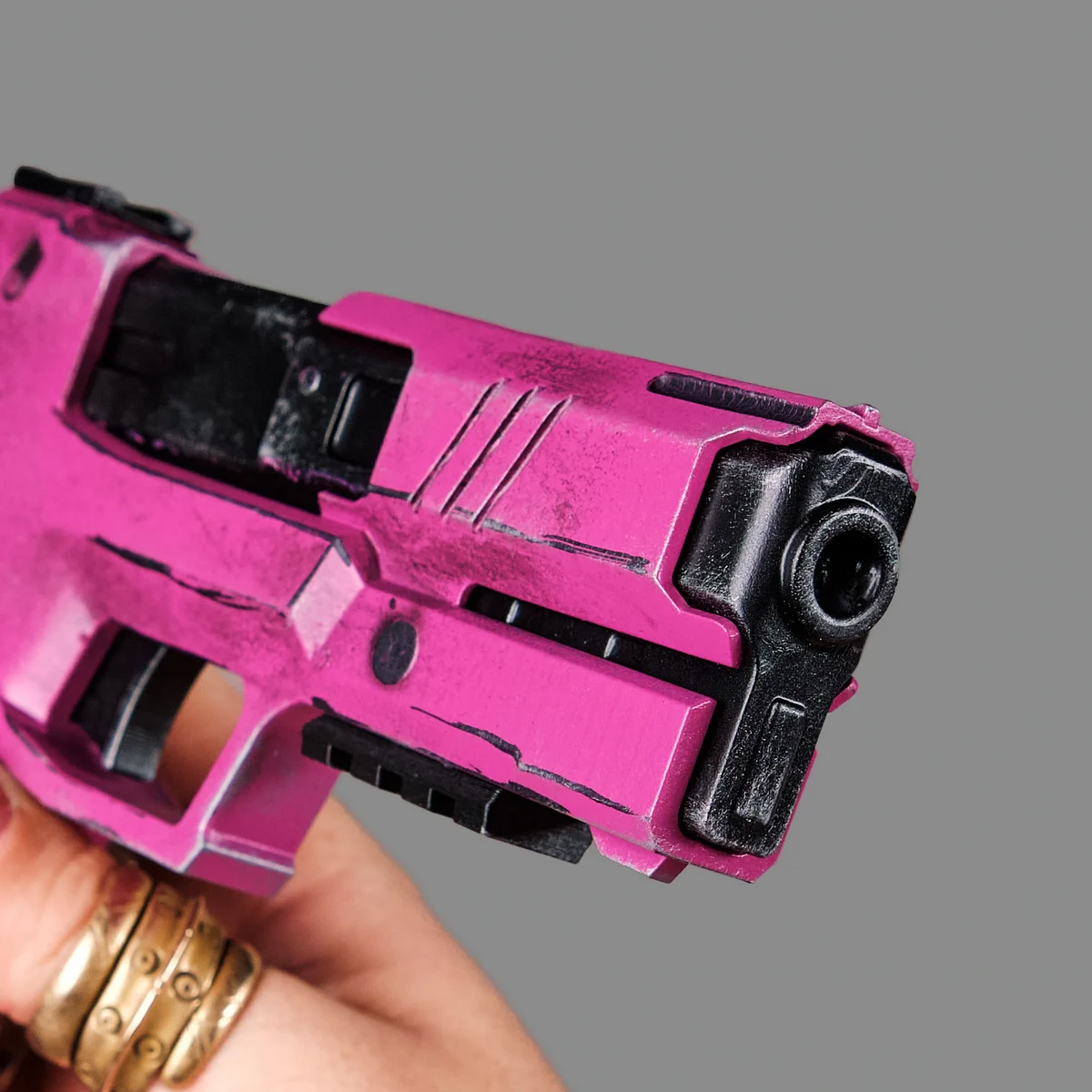 Lizzie PREMIUM EDITION replica prop from Cyberpunk 2077 by Blasters4Masters_9 Lizzie PREMIUM EDITION Replica Prop From Cyberpunk 2077 By Blasters4Masters 9