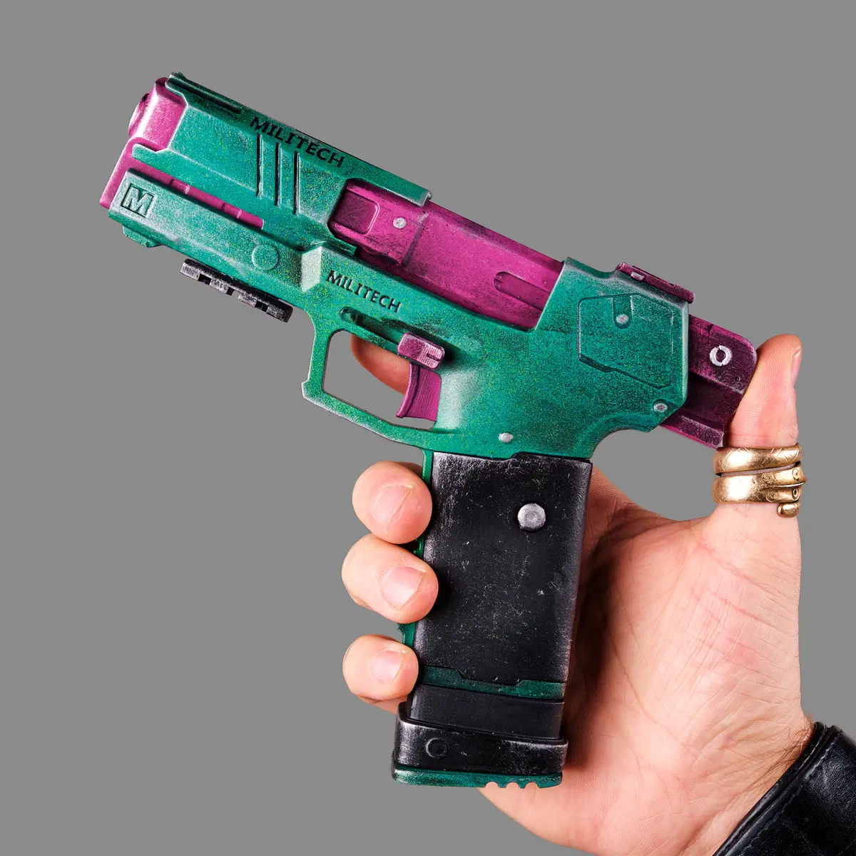 Rebecca`s Pistol - Green & Pink PREMIUM EDITION replica prop from Cyberpunk 2077 by Blasters4Masters Rebeccas Pistol Green Pink PREMIUM EDITION Replica Prop From Cyberpunk 2077 By Blasters4Masters