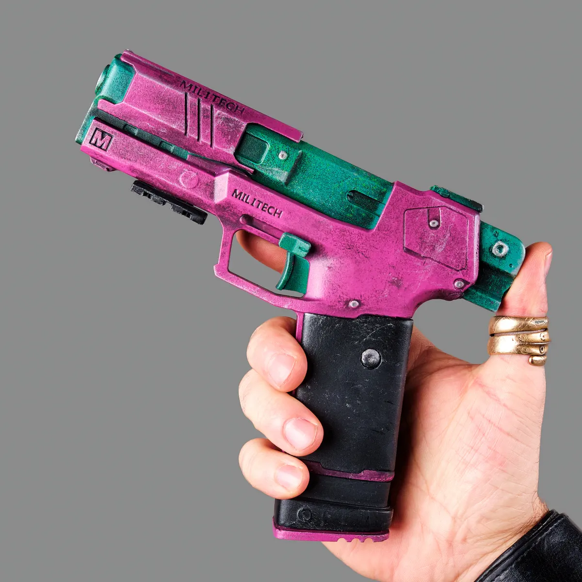 Rebecca`s Pistol - Pink & Green PREMIUM EDITION replica prop from Cyberpunk 2077 by Blasters4Masters Rebeccas Pistol Pink Green PREMIUM EDITION Replica Prop From Cyberpunk 2077 By Blasters4Masters