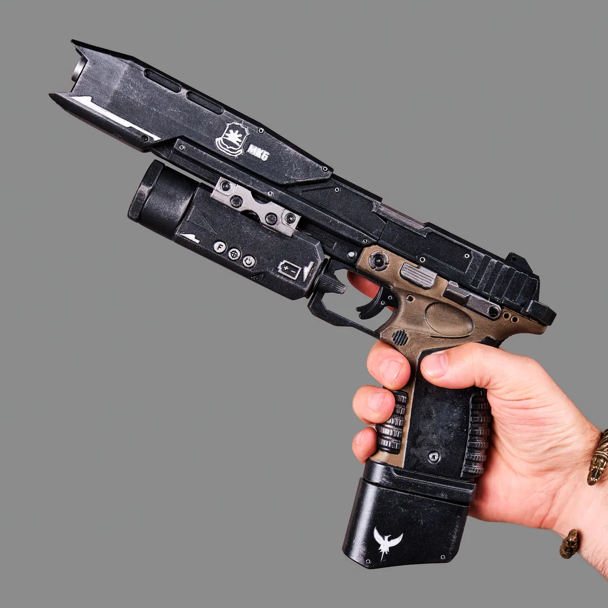 Smart Pistol MK6 Premium Edition replica prop from Titanfall 2 by Blasters4Masters Smart Pistol MK6 Premium Edition Replica Prop From Titanfall 2 By Blasters4Masters