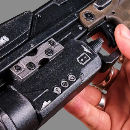 Smart Pistol MK6 - Titanfall 2 - PREMIUM EDITION 7 Smart Pistol MK6 Premium Edition Replica Prop From Titanfall 2 By Blasters4Masters 5