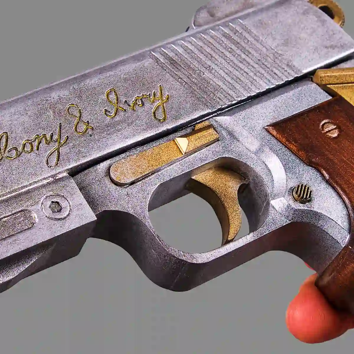 Ebony & Ivory PREMIUM replica prop from Devil May Cry by Blasters4Masters_16 Ebony Ivory PREMIUM Replica Prop From Devil May Cry By Blasters4Masters 16